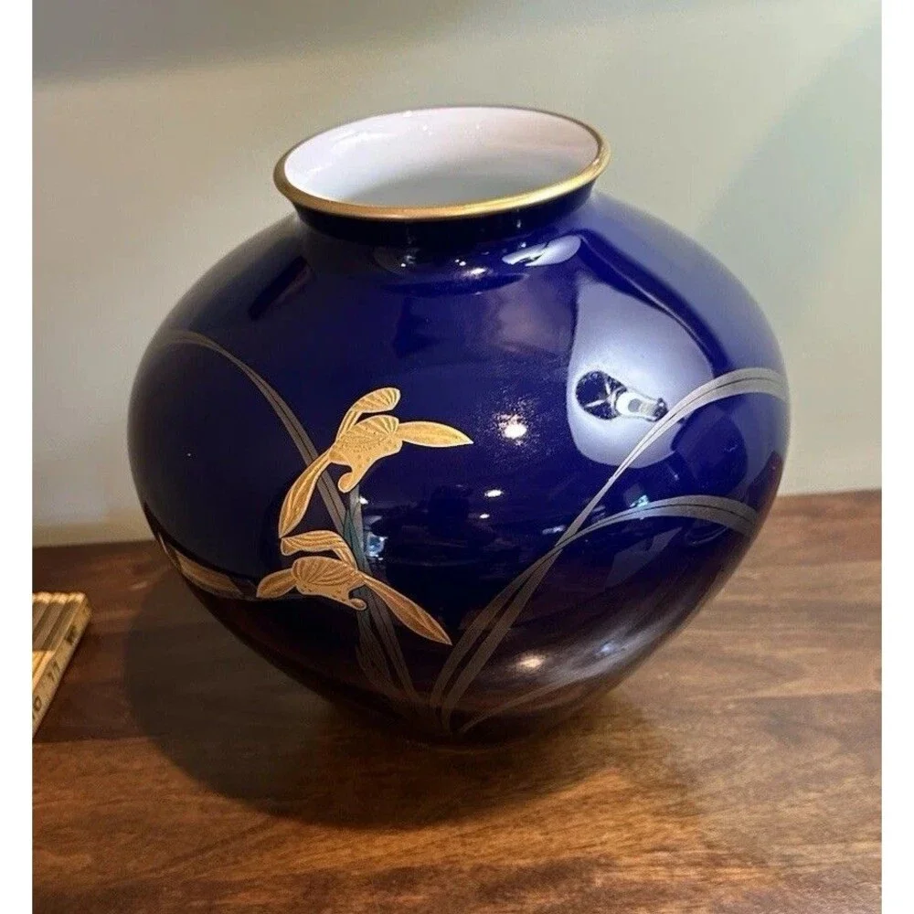 Fukagawa Seiji Arita Japan Cobalt Blue Gold Chrysanthemum Porcelain Vase Large